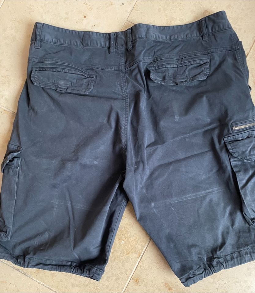 2 Männer Shorts Gr. 38 neu in Mühlheim an der Donau