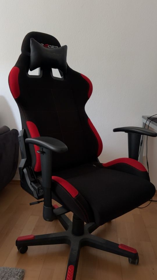 DxRacer Gaming Stuhl in Deggendorf