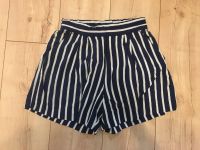 H&M Shorts Sommerhose Gr. 36 S blau gestreift Düsseldorf - Pempelfort Vorschau