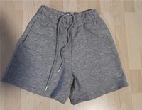 Bershka Sweat-Shorts grau xs 34 36 Damen Mädchen Shorts Rheinland-Pfalz - Niederfischbach Vorschau