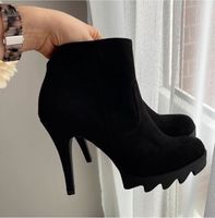 NEU Tamaris Stiefeletten High Heels Absatz schwarz Pumps Stiefel Nordrhein-Westfalen - Bergisch Gladbach Vorschau