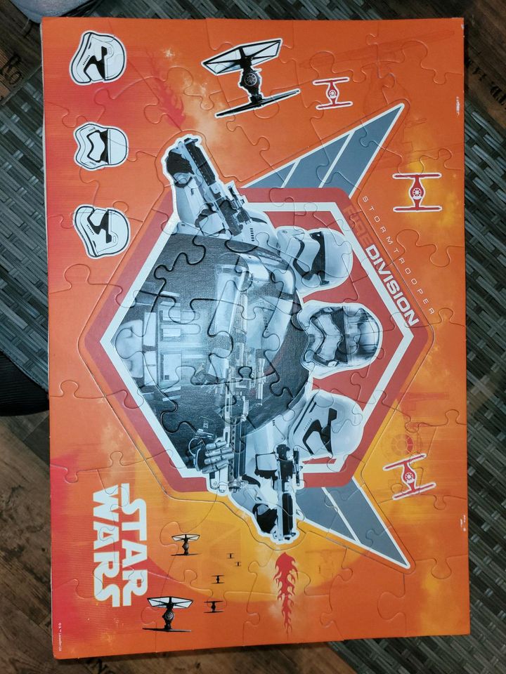 Puzzel Star Wars geklebt- leuchtet in Bernburg (Saale)