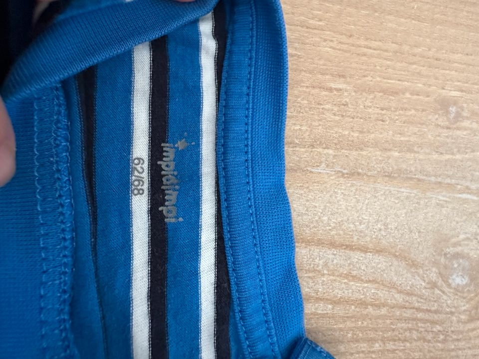 Kinderklamotten Tshirt Schuhe Oberteil Größe 68 in Frankfurt am Main