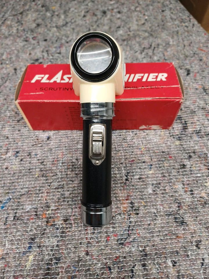 Flash Magnifier Lupe für Briefmarken und Dias OVP in Köln