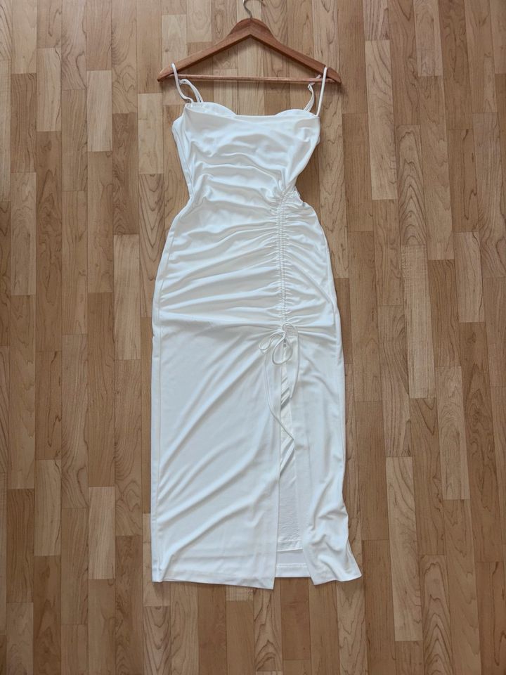 Weißes Kleid ZARA in Midilänge in Größe S | sehr gutem Zustand in Titisee-Neustadt