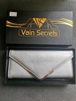 Clutch Silber, Vain Secrets, neu und OVP Niedersachsen - Springe Vorschau