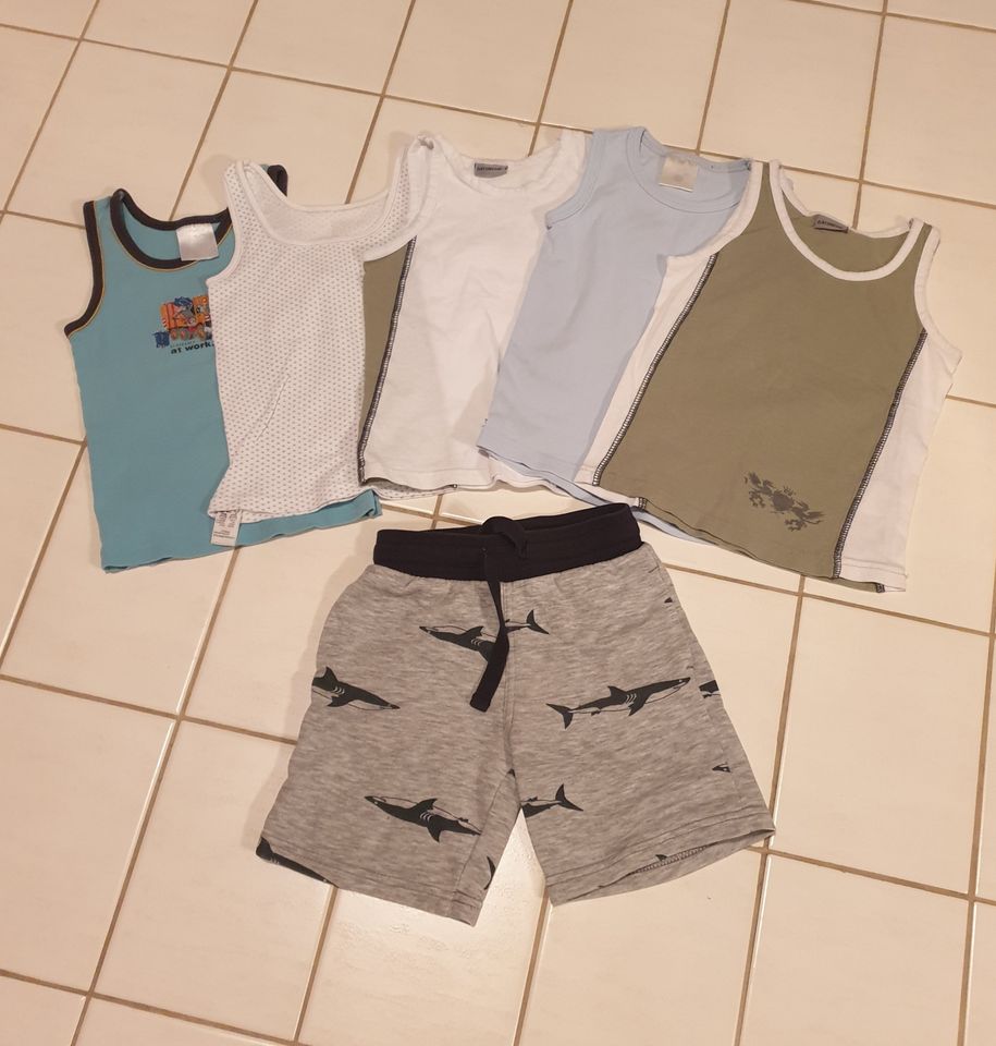 großes Jungen Kleiderpaket Gr. 98  u.a.v. H&M in Deggendorf