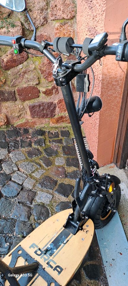 E- Roller Scooter Top okay in Wermsdorf