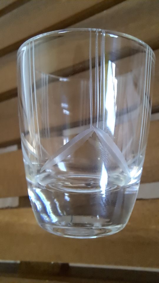 Schnapsglas mit Metallständer 0,02 cl  Shotglas in Arnstein