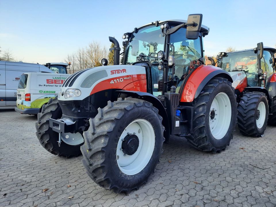 Schlepper Steyr Multi 4110 Stage 5 Traktor 110 PS 32/32 Gang in Ansbach