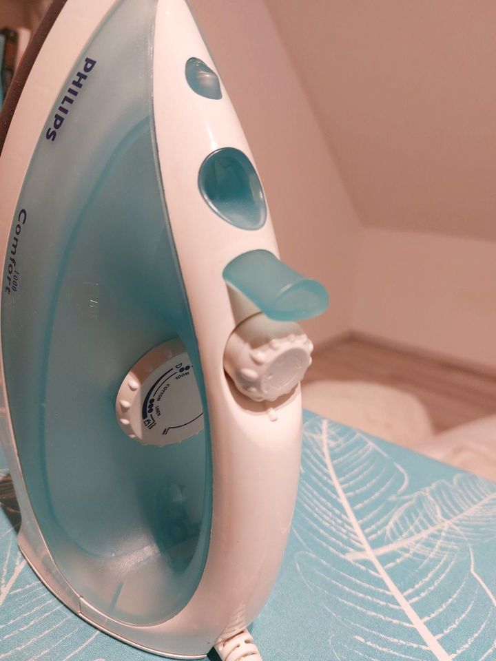 Philips steam iron Dampfbügeleisen in Nieste