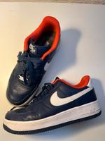Damen Nike Airforce 1 mit Branding Größe 39 Dresden - Pieschen Vorschau