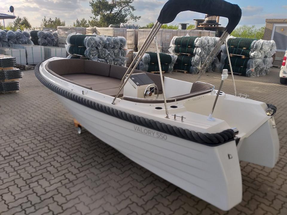 Motorboot Valory Classic V 550 Sloep Schaluppe Neuboot Neu in Hohen Wangelin