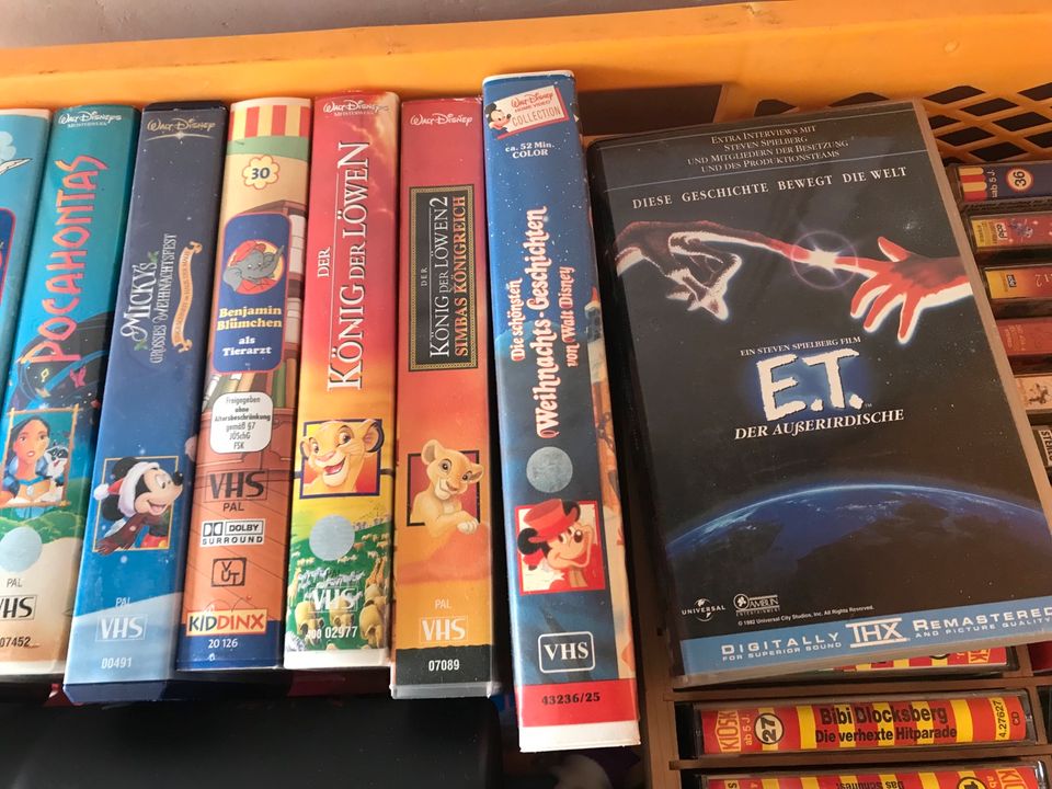 VHS Video Kassetten Disney Mickey Mouse E.T. Benjamin Blümchen in Riedstadt