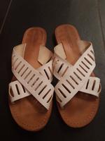 ESPRIT toller-weißer SLIPPER mit überkreuten Riemen Baden-Württemberg - Aalen Vorschau
