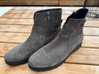 Gabor Damen Rauhleder Stiefeletten 6,5 D40 graubraun mit Gummisoh Düsseldorf - Benrath Vorschau