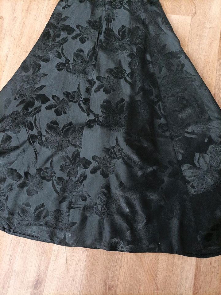 C&A Schwarzes Abendkleid Damenbekleidung Gr.36 in Halle