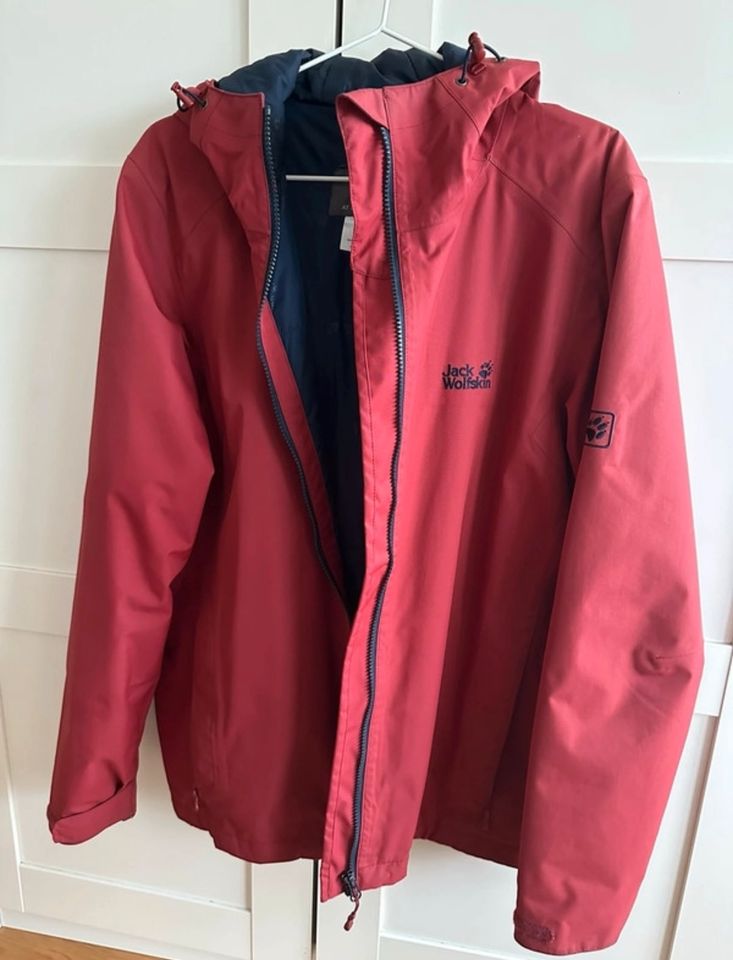 Jack Wolfskin Herren Jacke in Rot in Mainz