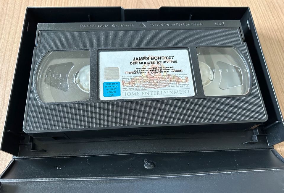 James Bond 007 Der Morgen stirbt nie - VHS - Videokassette - 1997 in Burgdorf