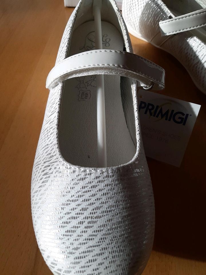 Neu Primigi Gr 34 Ballerinas Kommunionschuhe Schuhe weiß silber in Buch