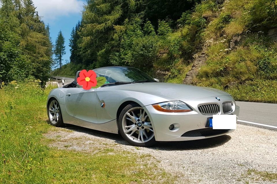 BMW Z4 e85 3.0i - M Sitze - Schnitzer Fahrwerk/Pedalen in Friedrichsdorf