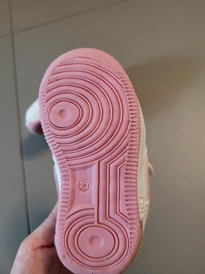 Nike Air Größe 23 weiß/ Rosa Pink in Ratingen