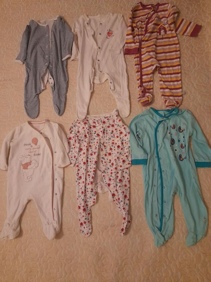 Kleidungspaket Mädchen   Gr.68 (60 Teile) 48 Euro in Friedberg (Hessen)