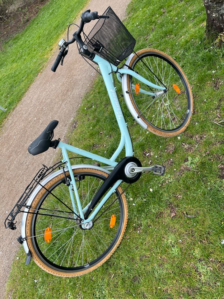 Frauen Fahrrad in Duisburg