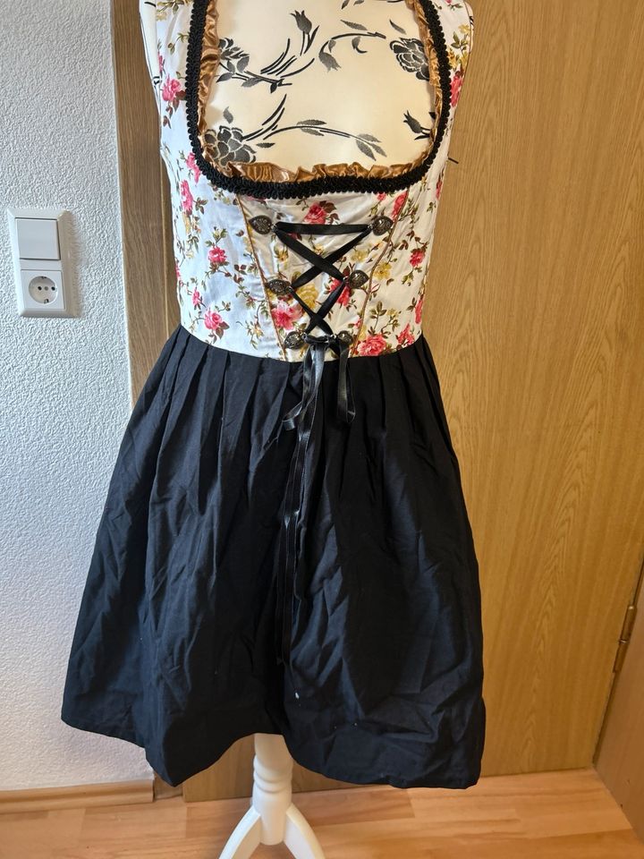 Verkaufe Dirndl in Heubach