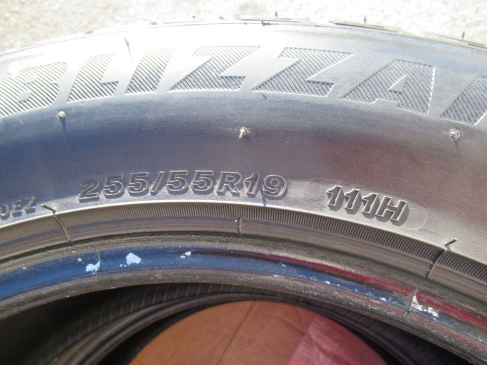 2x Bridgestone 255 55 R19 Winterreifen 6mm Profil in Königswinter