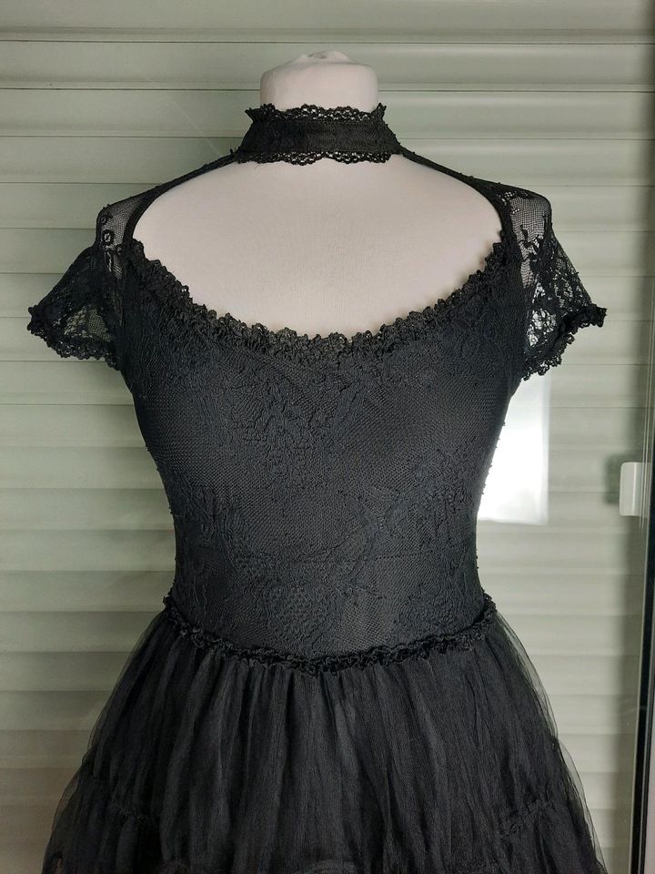 Schwarz Kleid Tüll Spitze Spitzenkleid M 38 Killstar Gothic WGT in Werl