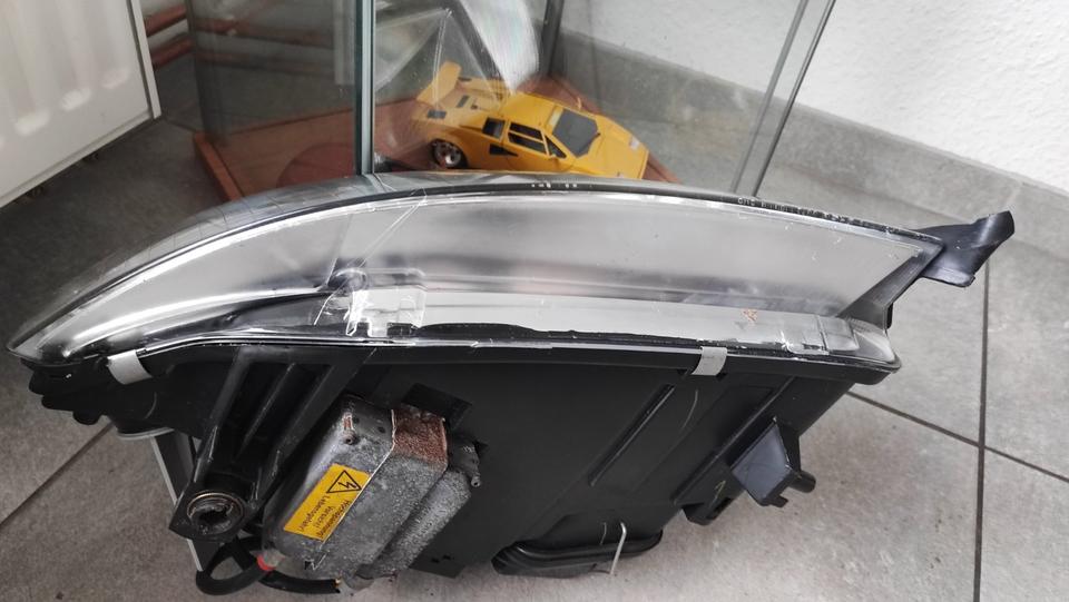 Audi A6 B4 Facelift Xenon Scheinwerfer rechts guter Zustand in Strausberg