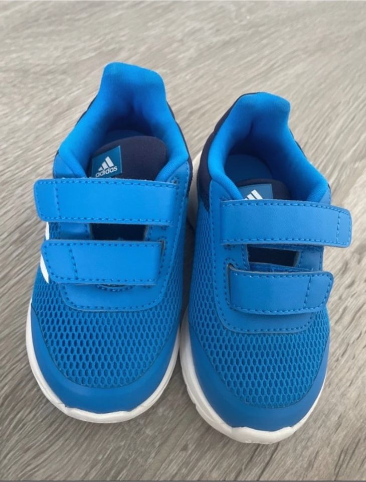 Adidas Kinder Sneaker 22 blau neu OVP in Oberhaid