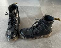 Dr. Martens Air Wair Kinderschuhe Schuhe Größe 33 Niedersachsen - Seevetal Vorschau