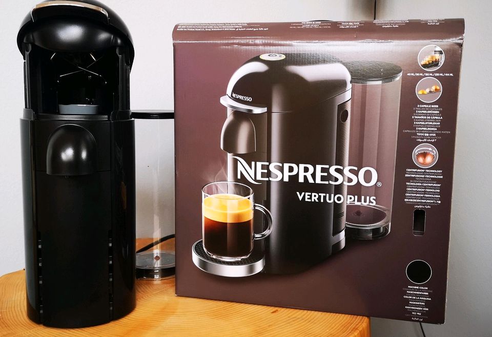 Kaffeemaschine Nespresso Vertuo Plus in Bach an der Donau