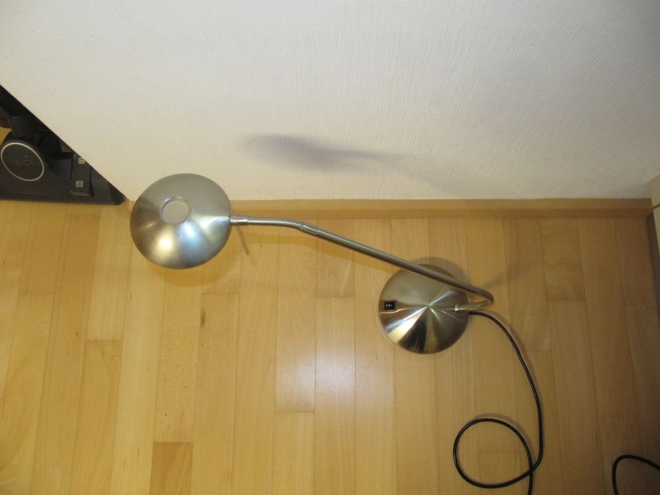 Schreibtischlampe mit 2 Helligkeitsstufen in Schopfheim