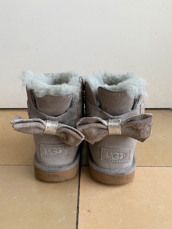 Kinder UGG 32,5 grau in Nordrhein-Westfalen - Bergisch Gladbach |  Gebrauchte Kinderschuhe Größe 32 kaufen | eBay Kleinanzeigen ist jetzt  Kleinanzeigen