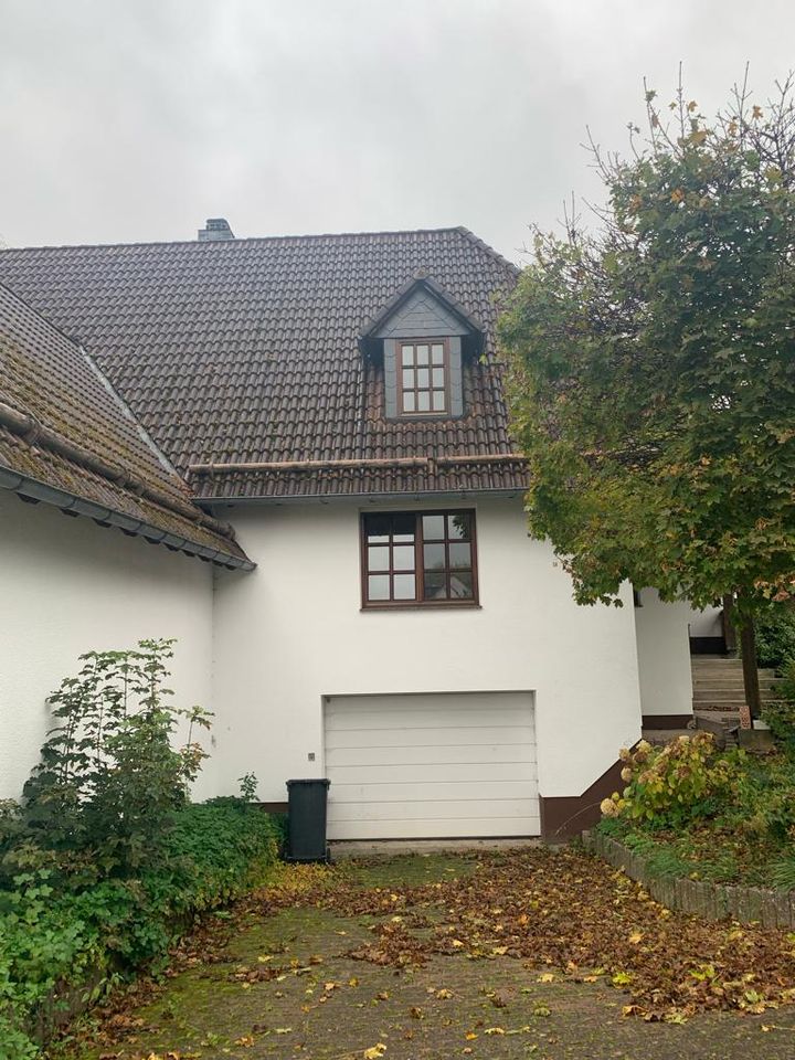 Repräsentatives Hofgut in Ortsrandlage mit Pferdehaltung am Haus in Dillenburg