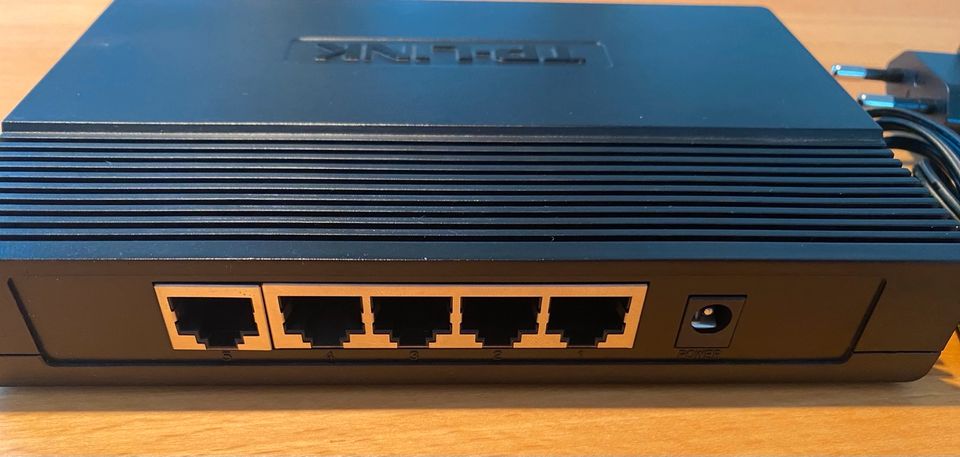 TP-Link TL-SG1005D Gigabit Ethernet Switch in Duisburg