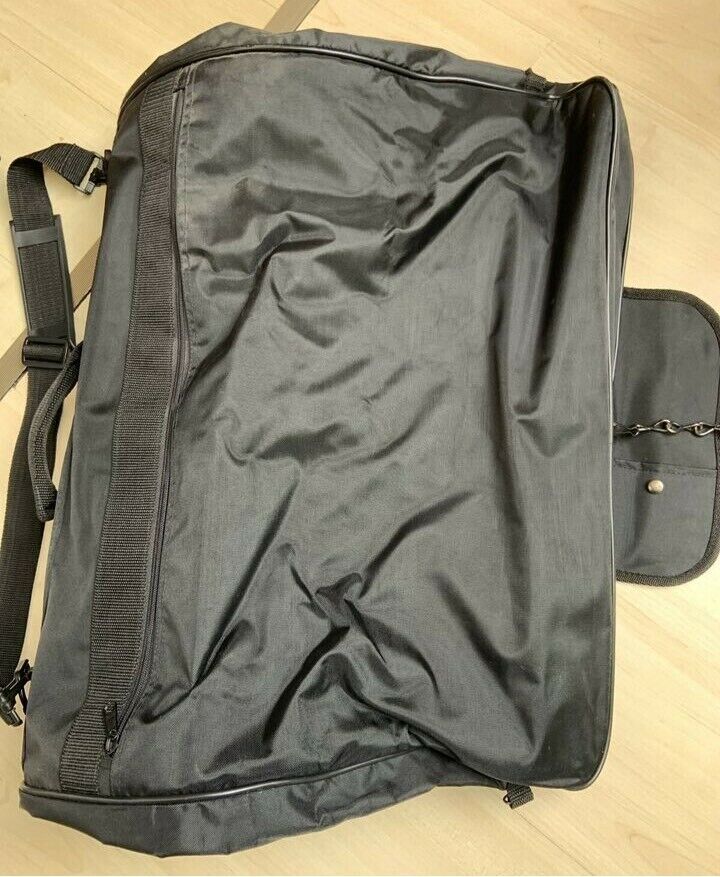 Anzug Reisetasche schwarz, super praktisch für Kurzreisen, robust in Germering