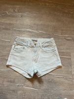 Shorts hellblau Gr. 36 Bershka Nordrhein-Westfalen - Herzogenrath Vorschau