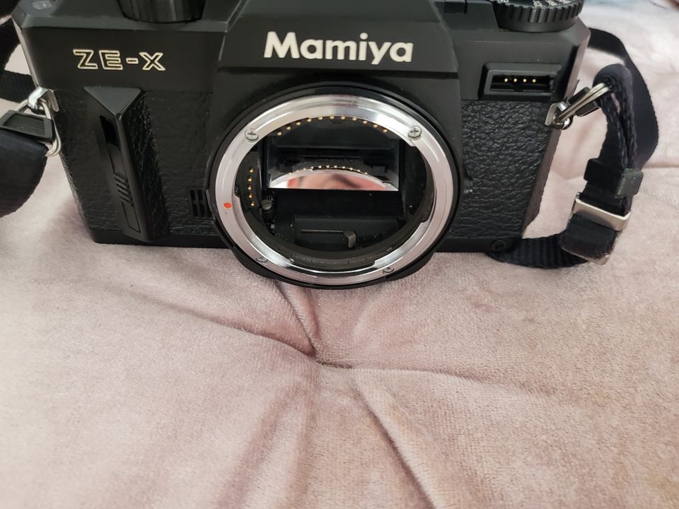 Mamiya  ZE-X    No:    T123127 Spiegelreflexkamera ohne  objektiv in Düsseldorf