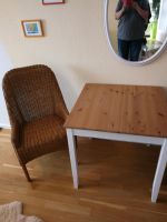 Tisch mit zwei Korbstühlen Kreis Ostholstein - Malente Vorschau