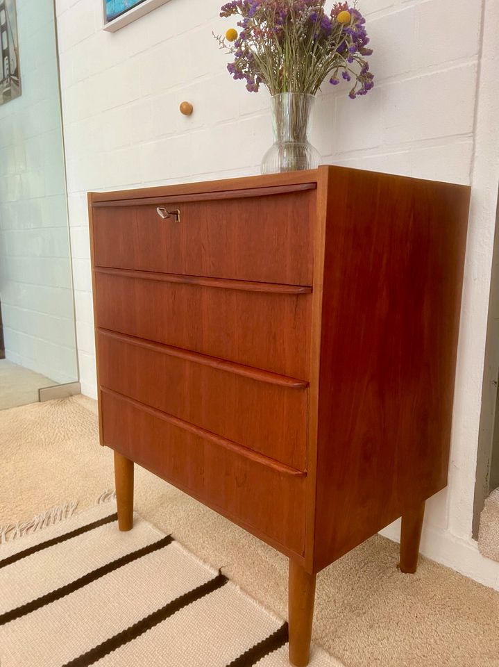 Teak Kommode Danish Vintage Sideboard aus Dänemark Schränkchen in Hamburg