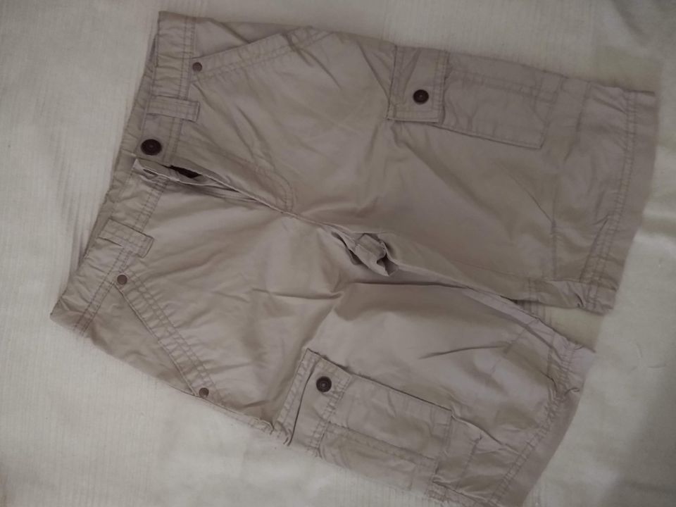 alive_Cargo-Shorts, beige, Gr. 128 - TOP! in Berlin