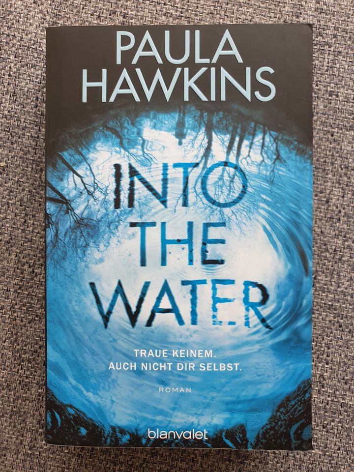 Into the Water von Paula Hawkins (deutschsprachig) einmal gelesen in Stuttgart