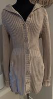 Strickjacke mit Kapuze in beige / Zopfstrickmuster Brandenburg - Zehdenick Vorschau