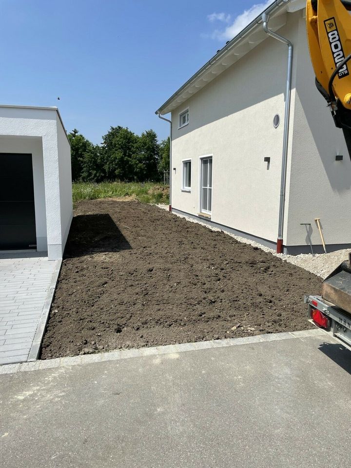 Baggerarbeiten Erdarbeiten Aushub für Pool Teich Zisterne etc. in
