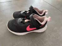 Nike Revolution Sportschuhe Größe 27 Baden-Württemberg - Eberbach Vorschau