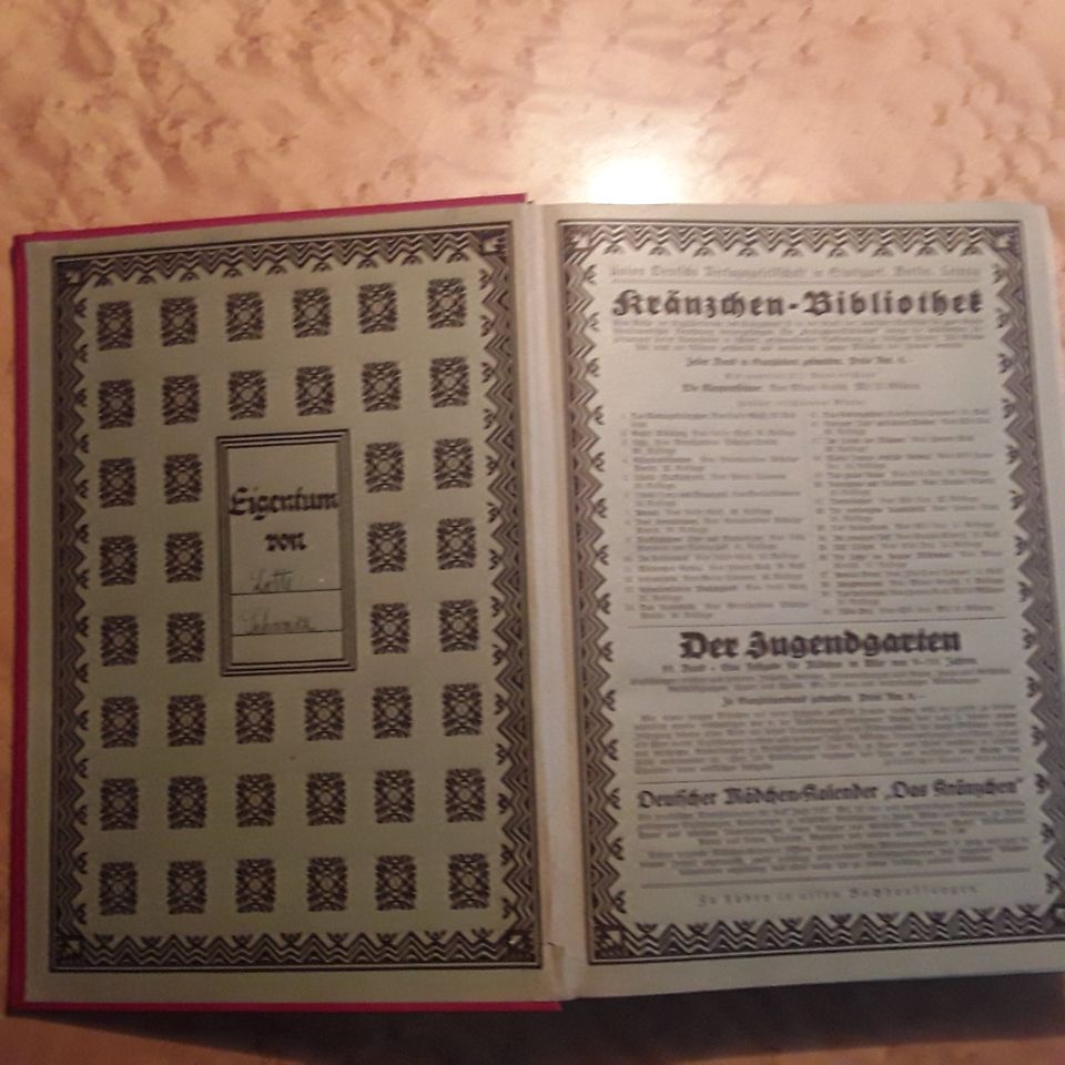 Antike Bücher - Das Kränzchen Band 31, 32, 38 Preis pro Buch in Schwerin
